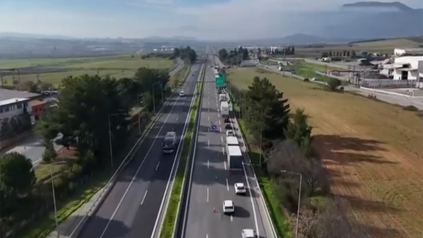 Αγρότες εντείνουν τις κινητοποιήσεις – Χιλιόμετρα ουρών στην παράκαμψη Ριτσώνας