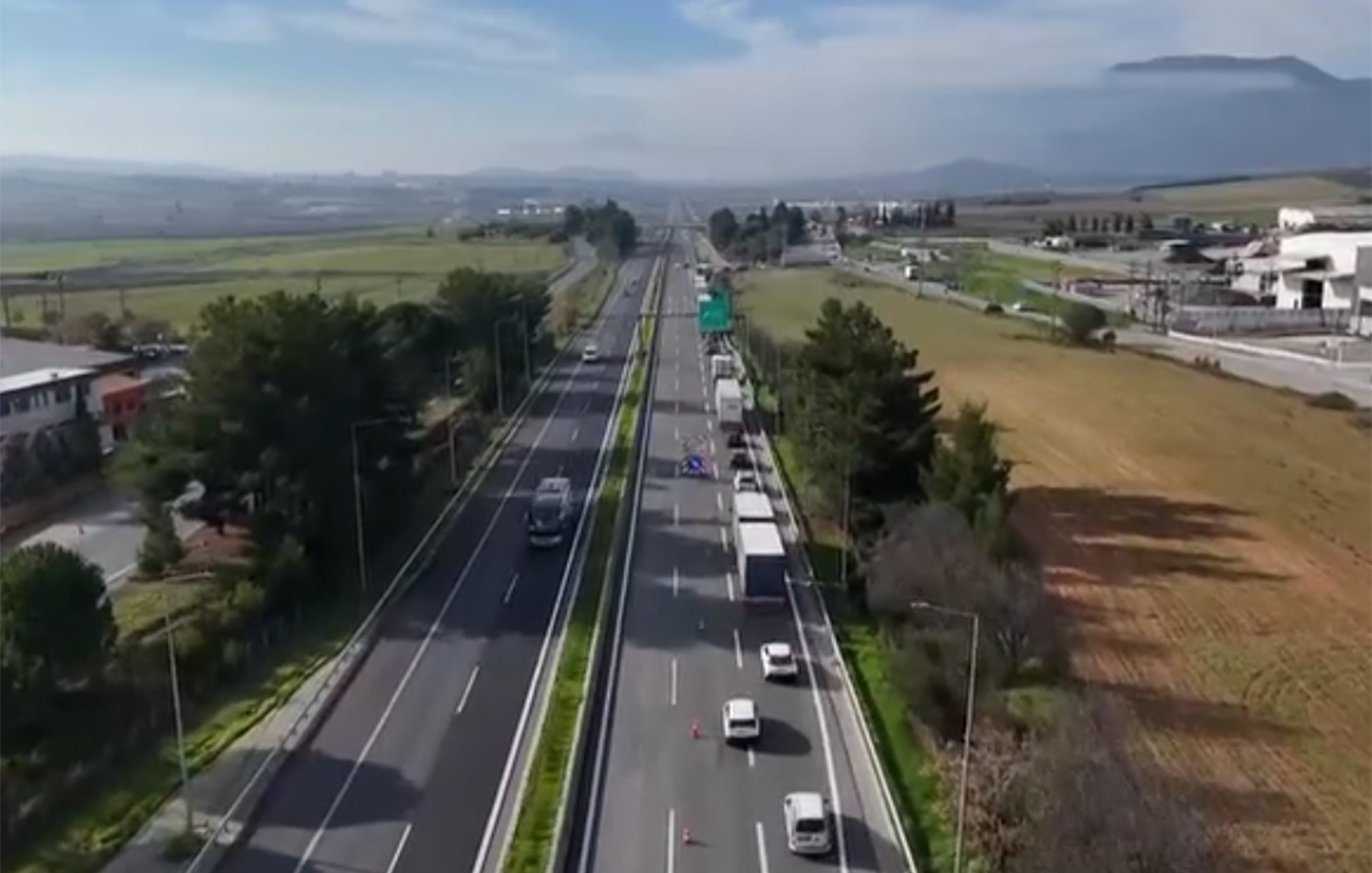 Αγρότες εντείνουν τις κινητοποιήσεις – Χιλιόμετρα ουρών στην παράκαμψη Ριτσώνας