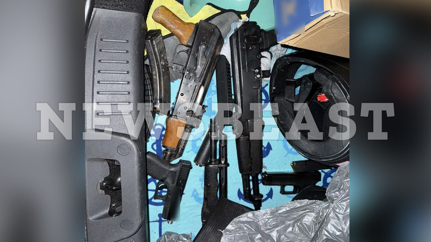 Τα όπλα που έκρυβε ο 37χρονος στα Καλύβια – Δολοφόνησε ως ανήλικος, δραπέτευσε από φυλακή, εντάχθηκε σε συμμορία Ρομά