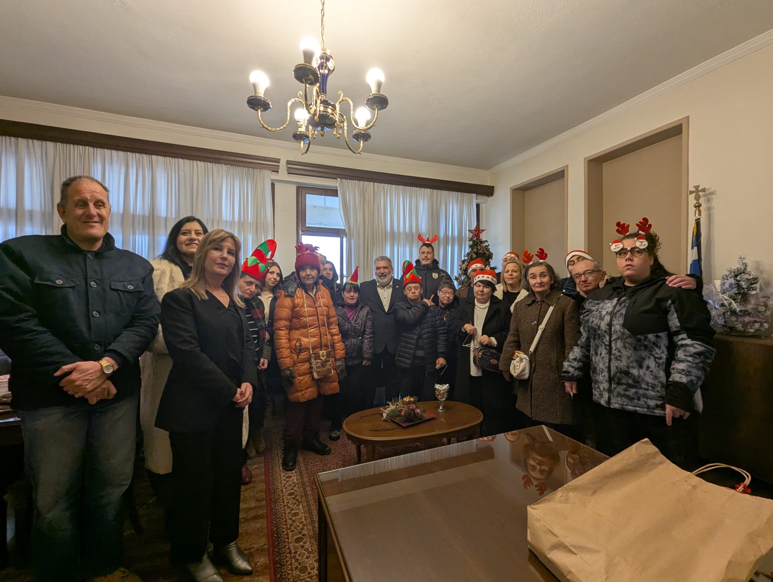 Χριστουγεννιάτικες ευχές και κάλαντα έλαβε ο Δήμαρχος Εορδαίας