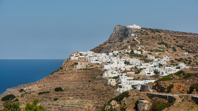 Ανακαλύφθηκε ανθρώπινος σκελετός στη Σίκινο – Ανήκει σε μία από τις δύο Γαλλίδες τουρίστριες που χάθηκαν το καλοκαίρι του 2024