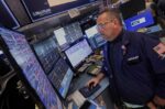 «Γιορτινό» άλμα για τις τιμές του S&P 500 και του Dow Jones – Έφτασαν νέο ρεκόρ