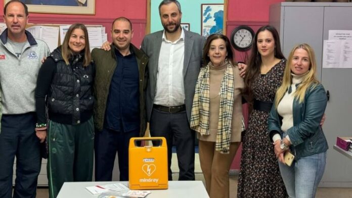 Ο Δήμος Βριλησσίων προμηθεύει τα σχολεία με απινιδωτές