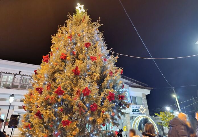 Δ. Ωραιοκάστρου: Φωτίστηκαν τα χριστουγεννιάτικα δέντρα σε Μελισσοχώρι, Πετρωτό, Νεοχωρούδα και Ν. Φιλαδέλφεια