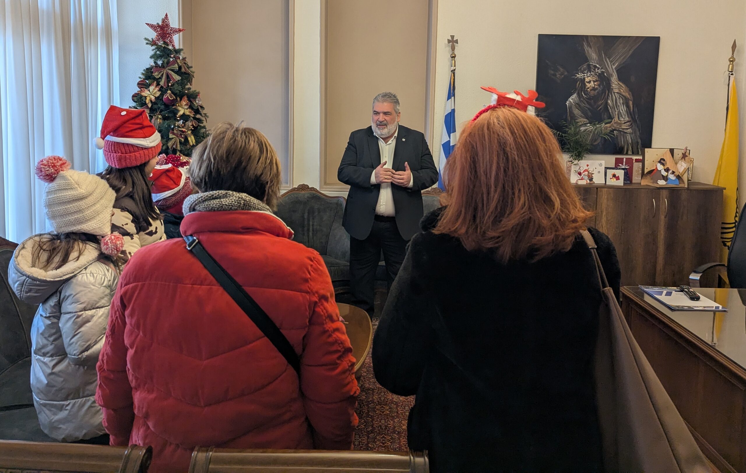 Εορταστική Διάθεση την Παραμονή Πρωτοχρονιάς στο Δημαρχείο Εορδαίας