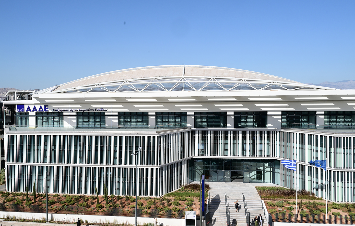 Η Ελλάδα πρωτοπόρος στη μείωση φοροδιαφυγής: Το «κενό» ΦΠΑ κάτω από 10% το 2024 – Μείωση 55% σε πέντε χρόνια