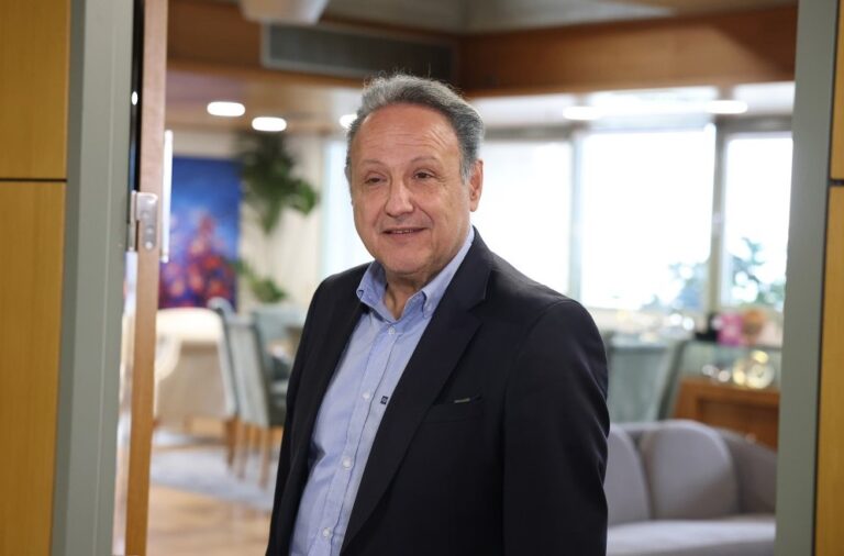 Θεσσαλονίκη – Έρευνα: 6 στους 10 βλέπουν θετικά τον Αγγελούδη