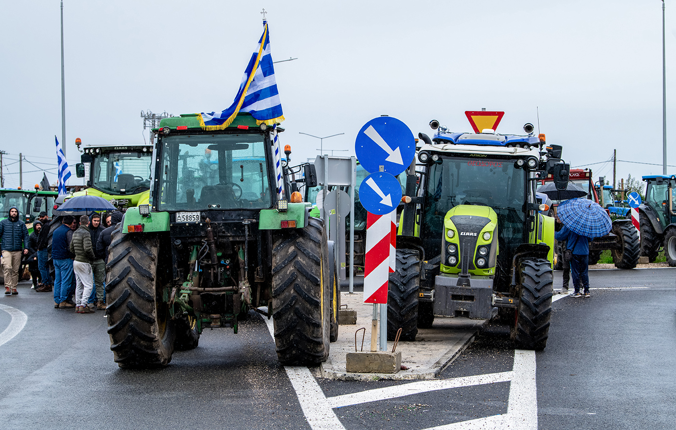 Καθυστερεί η δίκη των δύο συλληφθέντων αγροτών – Νέα συγκέντρωση συμπαράστασης από τους αγρότες της Νίκαιας