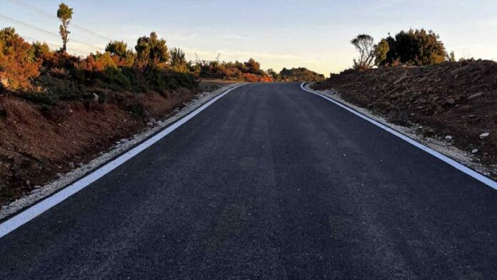 Ολοκλήρωση ασφαλτόστρωσης αγροτικού οδικού δικτύου στον Δήμο Αμφιλοχίας