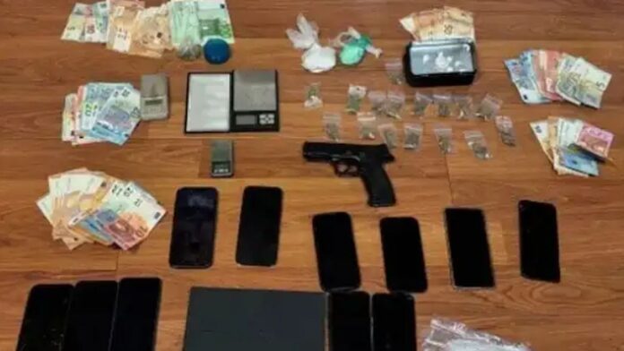 Αποκαλυπτικό βίντεο από την εξάρθρωση συμμορίας που διακινούσε ναρκωτικά στα σχολεία – Βασανιστήρια σε ανυπάκουους