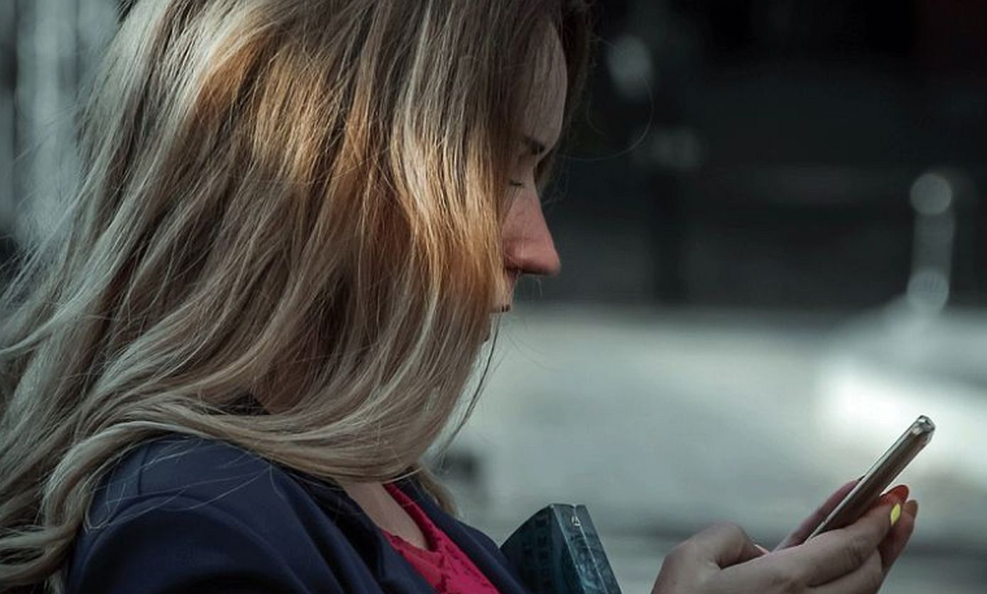 Συνελήφθη εγκληματική συμμορία στην Πάτρα που εξαπατούσε πολίτες με τηλεφωνικές απάτες – Γυναίκα στο τιμόνι της οργάνωσης