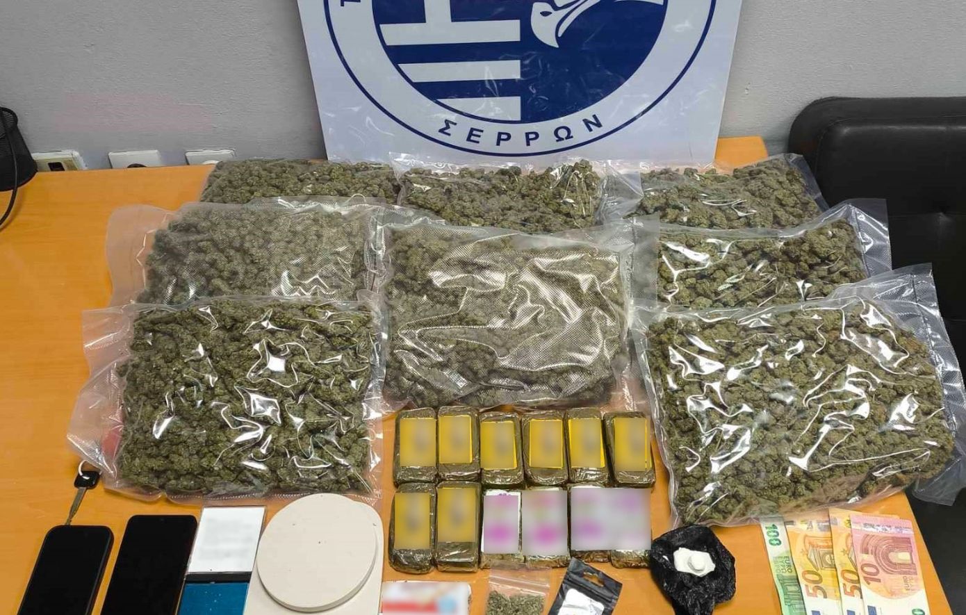 Σύλληψη άνδρα στη Θεσσαλονίκη: Πάνω από πέντε κιλά κάνναβης βρέθηκαν με τη βοήθεια του αστυνομικού σκύλου Roxy