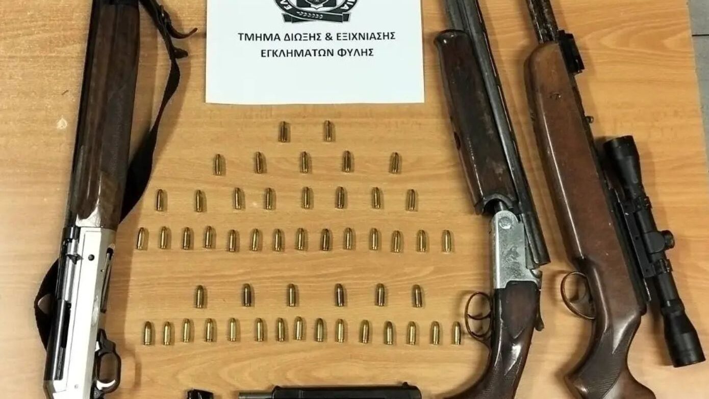 Τρία άτομα στα Άνω Λιόσια συνελήφθησαν για οπλοκατοχή – Από πιστόλι έως καραμπίνα βρέθηκαν στην κατοχή τους
