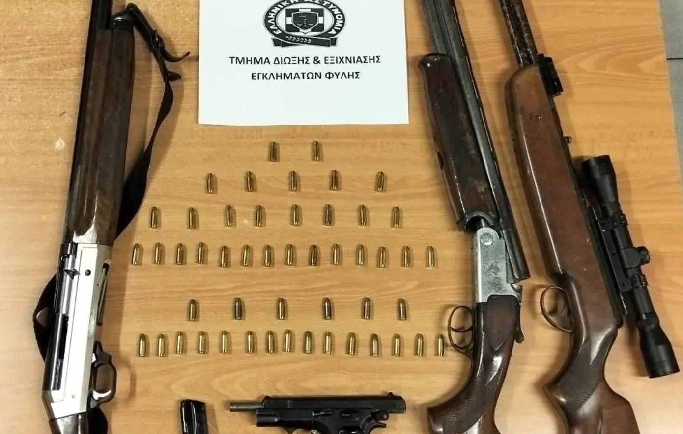 Τρία άτομα στα Άνω Λιόσια συνελήφθησαν για οπλοκατοχή – Από πιστόλι έως καραμπίνα βρέθηκαν στην κατοχή τους