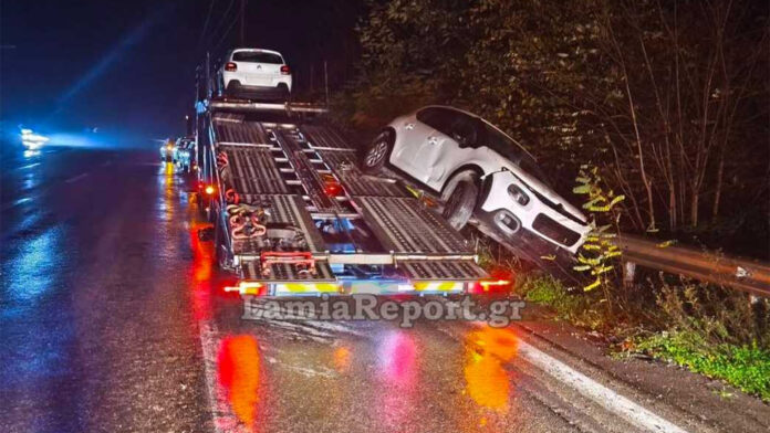 Αυτοκίνητο «ξέφυγε» από αυτοκινητάμαξα – Δείτε εικόνες