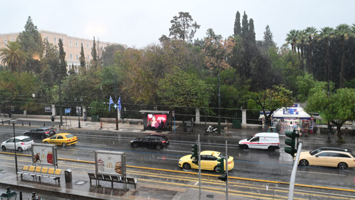 Ασταθής καιρός με βροχοπτώσεις και καταιγίδες σε όλη τη χώρα – Ελαφρά χιονόπτωση στα ορεινά και μείωση της θερμοκρασίας
