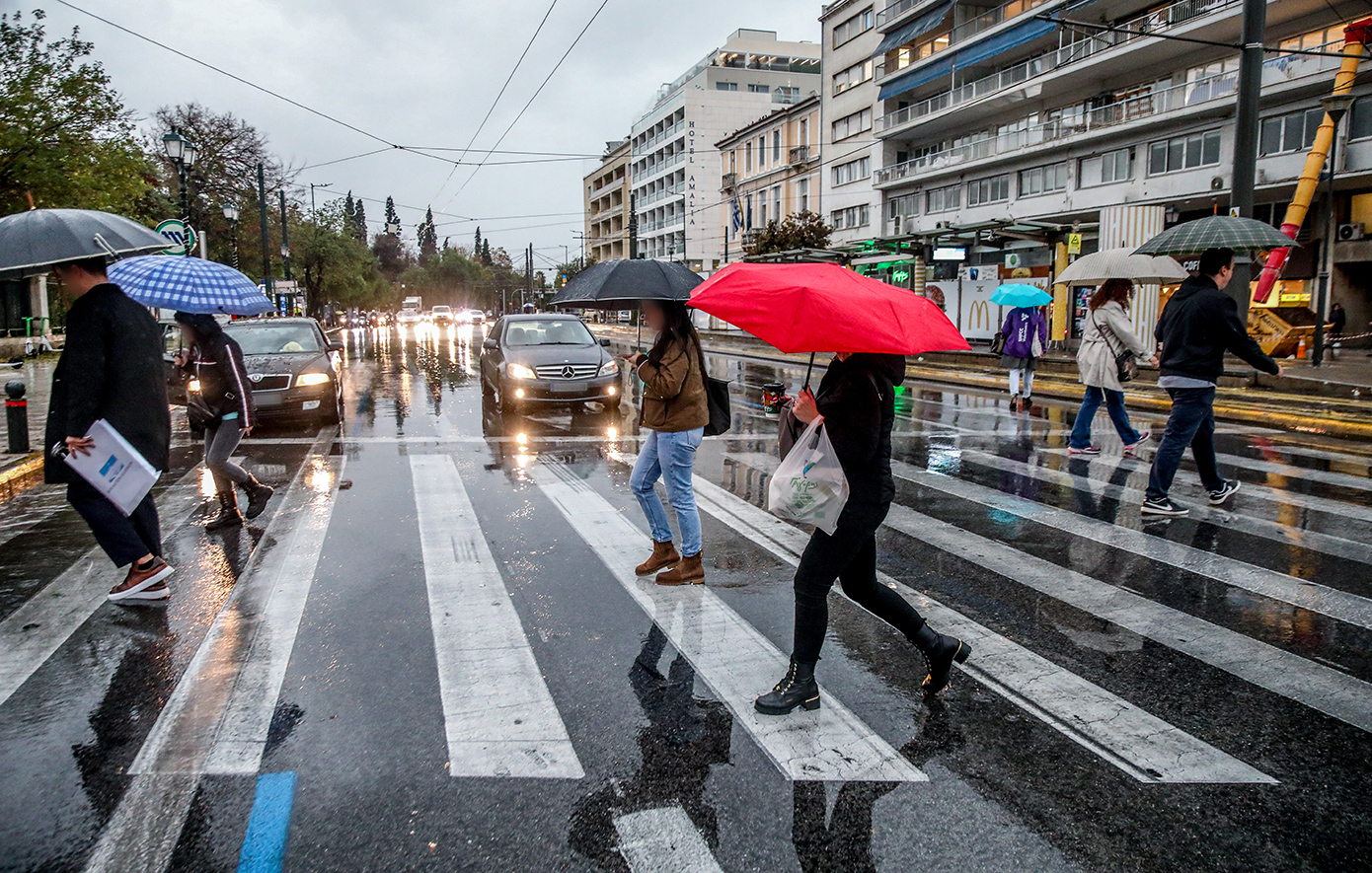 Νέα κόκκινη προειδοποίηση για την κακοκαιρία Byron: Πού θα χτυπήσει τις επόμενες ώρες – Τι θα συμβεί στην Αττική