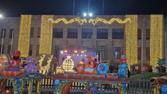 Άνοιξε το Χριστουγεννιάτικο χωριό του Δήμου Ρόδου