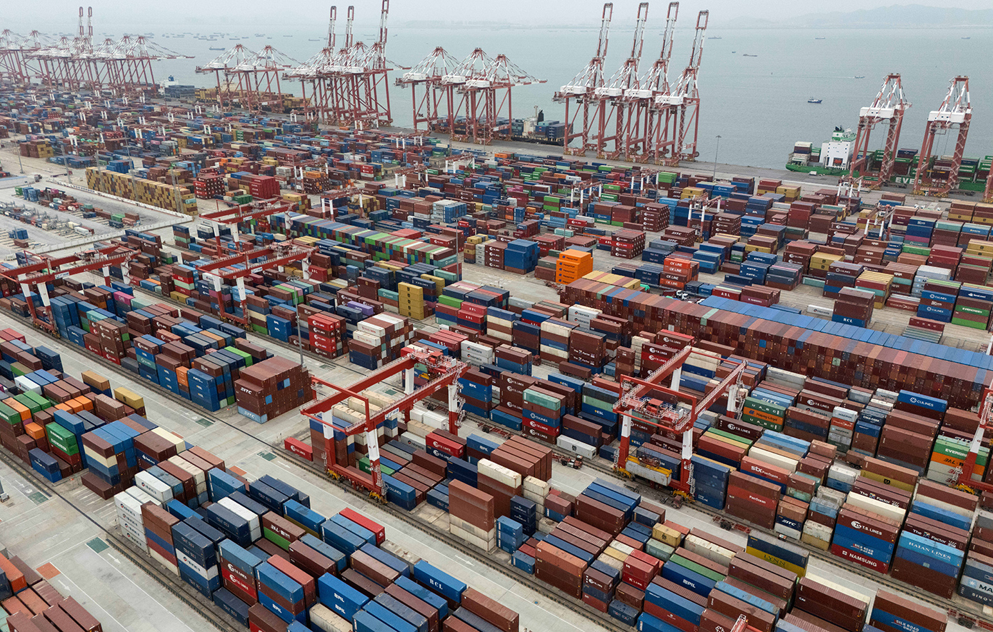 Για πρώτη φορά το εμπορικό πλεόνασμα της Κίνας υπερβαίνει το 1 τρισ. δολάρια