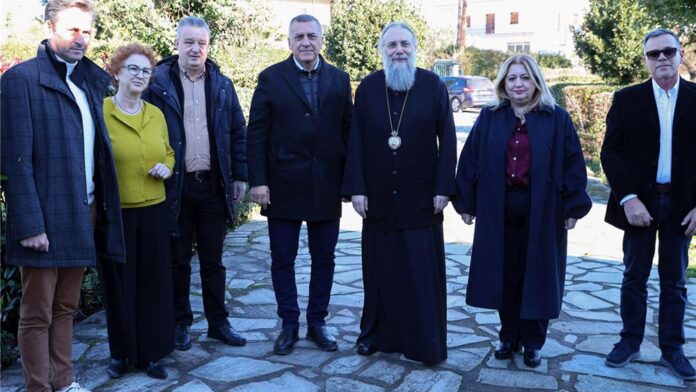 Επίσκεψη Περιφερειάρχη Δ. Κουρέτα στο Εκκλησιαστικό Γηροκομείο στα Μεγάλα Καλύβια