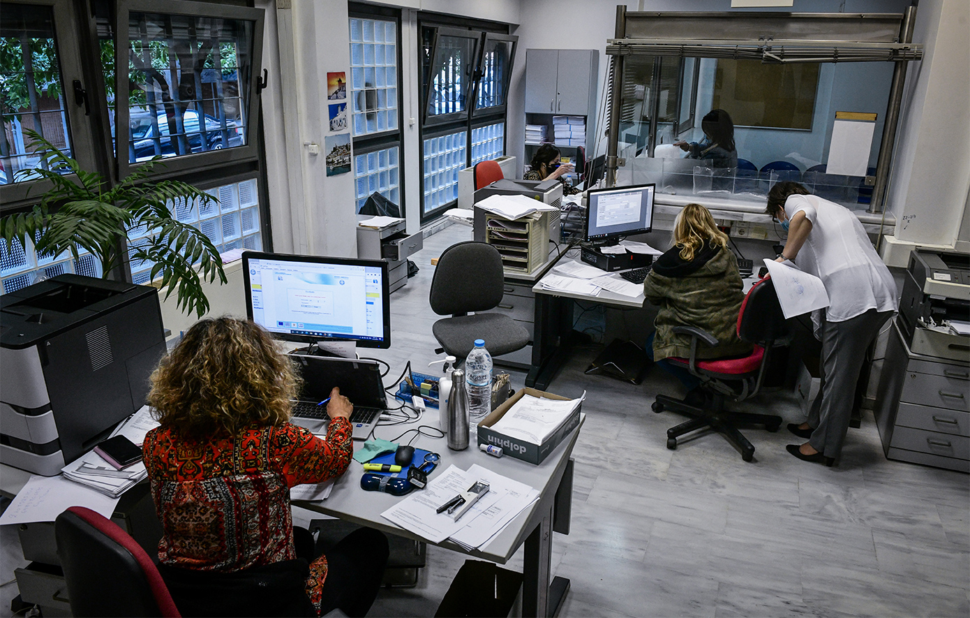 Πλεονεκτήματα της νέας πρόωρης εξόφλησης χρέους – «Ανάσα» 135 εκατ. ευρώ ετησίως στον Προϋπολογισμό – Όφελος 1,6 δισ. από τόκους