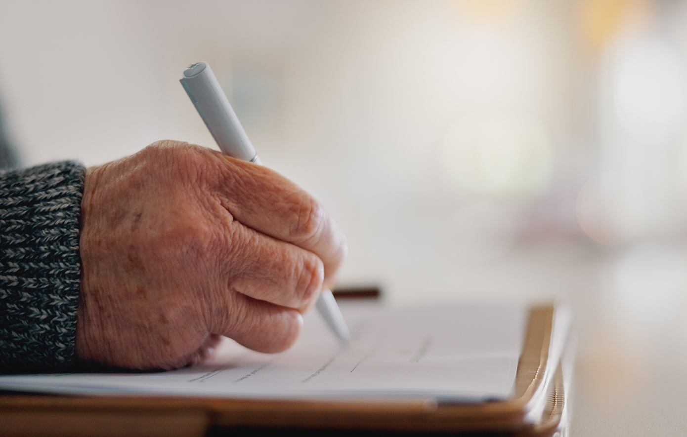 Ένας στους δέκα συνταξιούχους συνεχίζει να εργάζεται