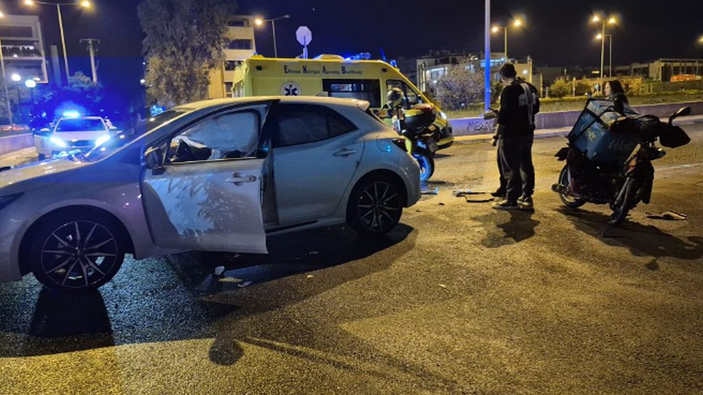 Διανομέας χάνει τη ζωή του σε τροχαίο σε παράδρομο της Αττικής Οδού στο Χαλάνδρι