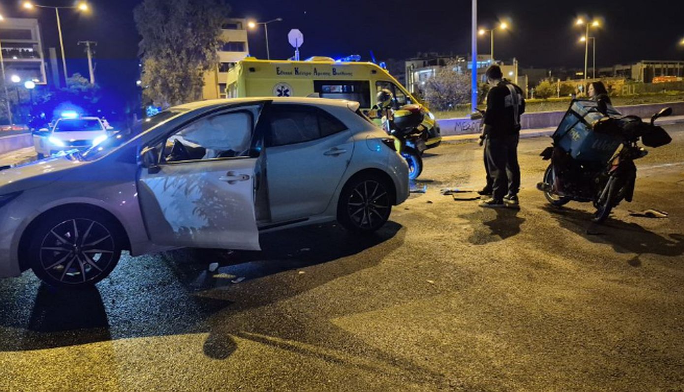 Διανομέας χάνει τη ζωή του σε τροχαίο σε παράδρομο της Αττικής Οδού στο Χαλάνδρι