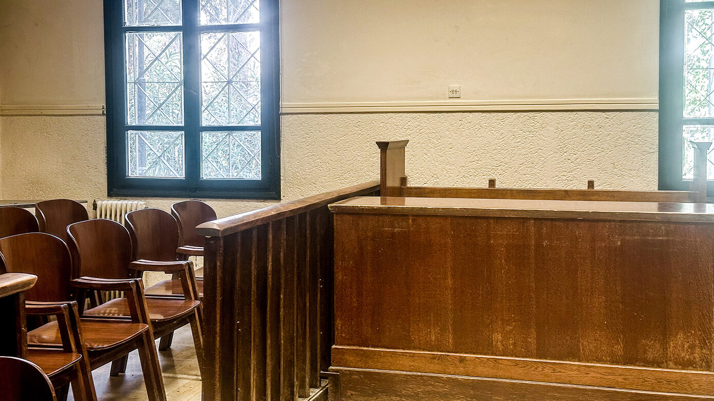 Γυναίκα επιχείρησε να εισέλθει στα δικαστήρια Θεσσαλονίκης με επτά φυσίγγια