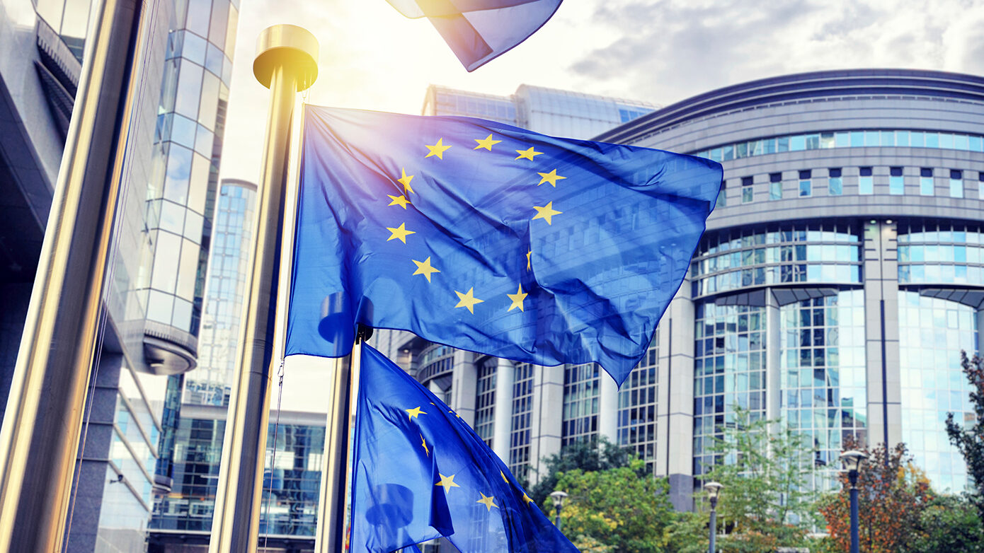Όγδοη αναπροσαρμογή μισθών για τους εργαζόμενους της ΕΕ σε τρία χρόνια, αναφέρει η Bild