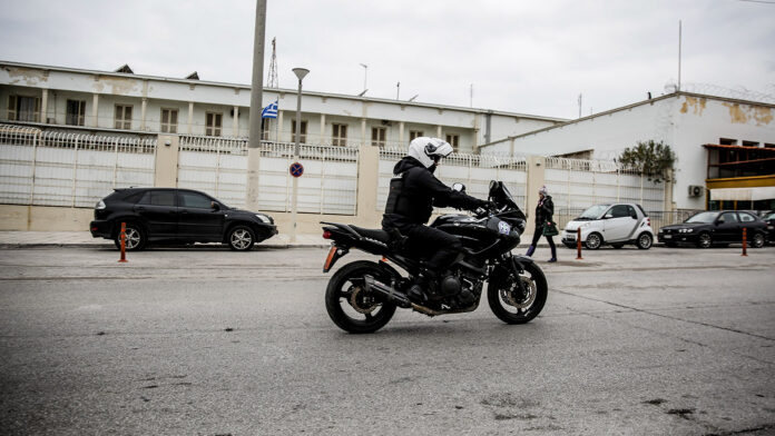 Επιχείρηση της ΕΛ.ΑΣ. στις φυλακές Κορυδαλλού – Ανακαλύφθηκαν 4 κινητά τηλέφωνα