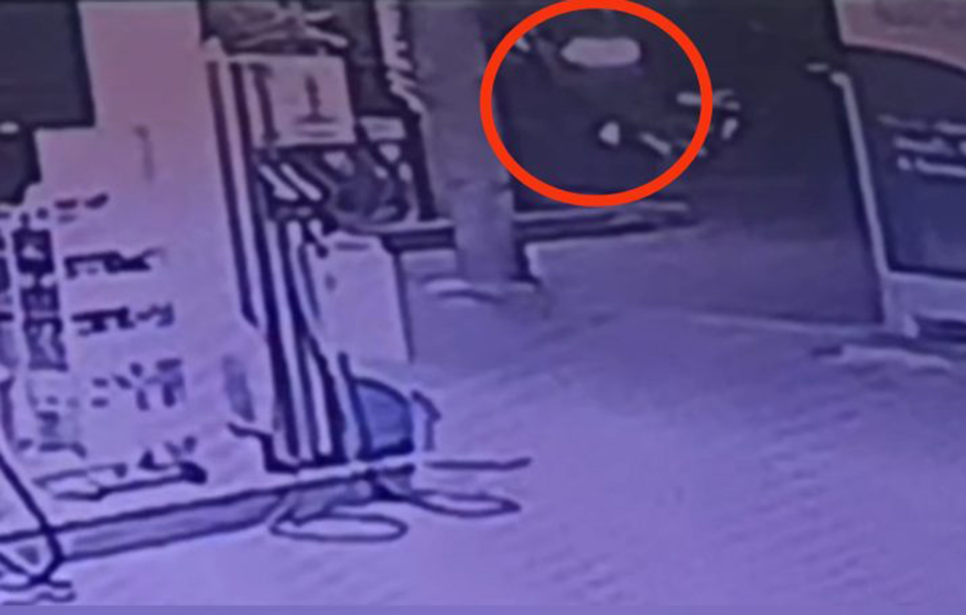 Βίντεο από το δυστύχημα στη Νέα Φιλαδέλφεια – Η στιγμή που ο 27χρονος μοτοσικλετιστής συγκρούεται με το τρόλεϊ και χάνει τη ζωή του