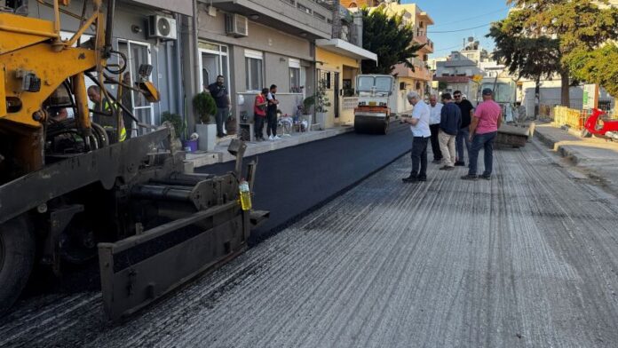 Προχωρά το έργο ασφαλτοστρώσεων του Δήμου Ηρακλείου
