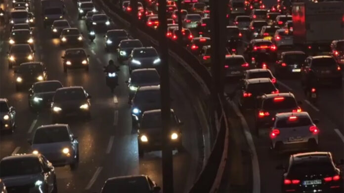 Χάος στον Κηφισό: Απροσπέλαστη διαδρομή από Πειραιά μέχρι Κηφισιά – Δείτε το βίντεο