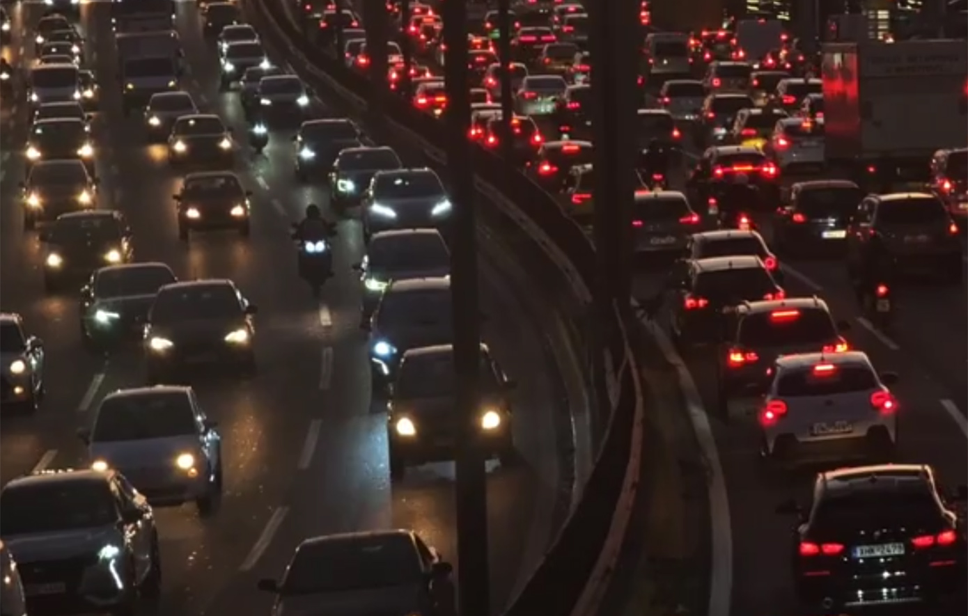 Χάος στον Κηφισό: Απροσπέλαστη διαδρομή από Πειραιά μέχρι Κηφισιά – Δείτε το βίντεο