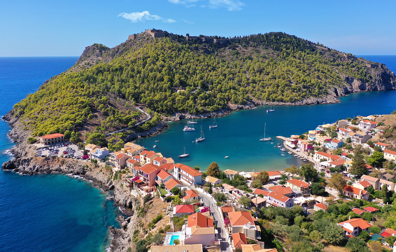 Προχωρούν δύο ξενοδοχειακές επενδύσεις στην Ελλάδα – Προκλήσεις σε δύο έργα