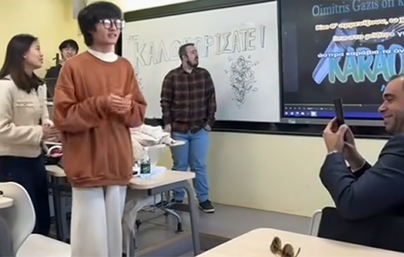 Οι Κινέζοι φοιτητές που έγιναν viral τραγουδώντας σε τέλεια ελληνικά το «Άσπρα καράβια τα όνειρά μας»