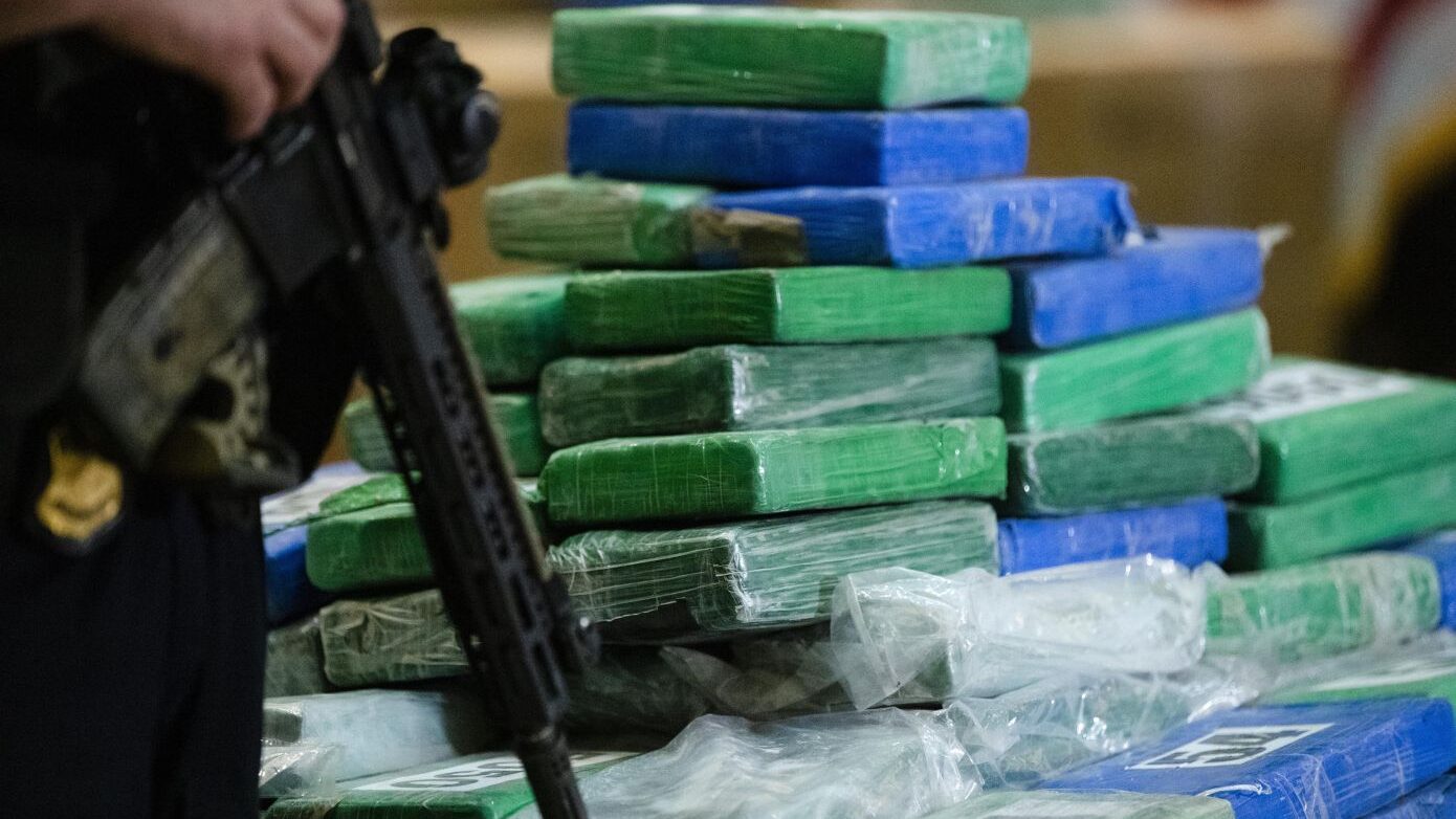 Αποκαλύψεις για την καταδίωξη «θρίλερ» στον Ατλαντικό – Ο Έλληνας «Εσκομπάρ» πίσω από το ναρκοπλοίο και η πορεία του