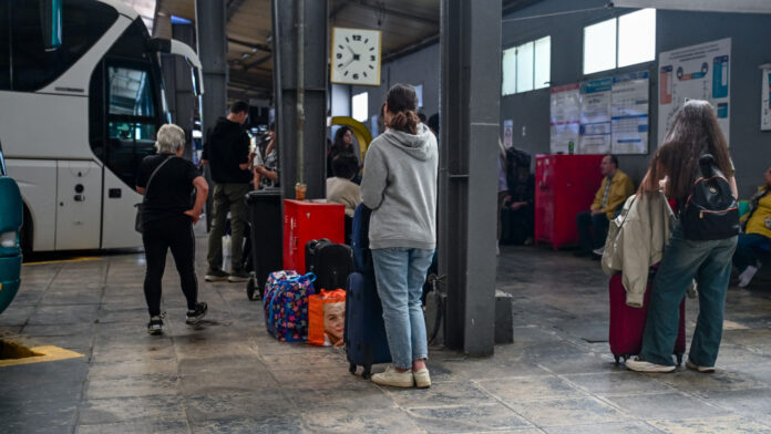 Ανεπηρέαστα προς το παρόν τα δρομολόγια των ΚΤΕΛ Θεσσαλονίκης-Αθήνας από τις καθυστερήσεις λόγω των αγροτικών μπλόκων