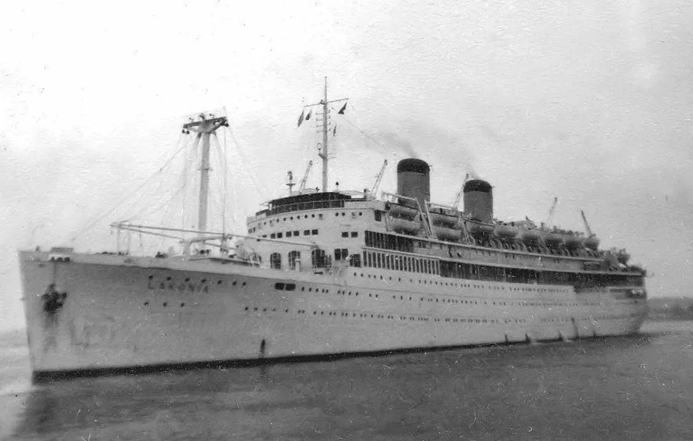 Σαν σήμερα 22 Δεκεμβρίου: Το ναυάγιο του υπερωκεάνιου «Λακωνία» – Έκαιγε στη θάλασσα για μία εβδομάδα