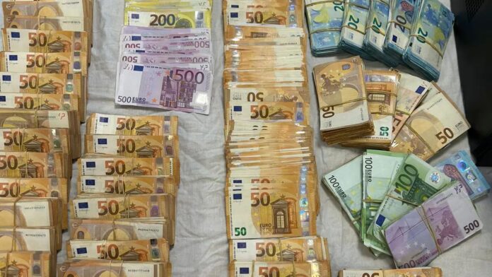 Καταχράστηκε πάνω από 440.000 – 47χρονος παρίστανε στέλεχος της Interpol, διαπράττοντας 27 απάτες πανελλαδικά