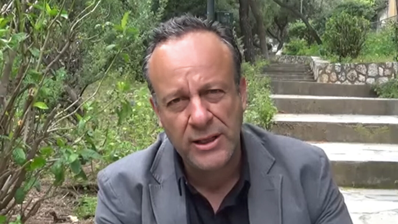 Αποχώρησε ο κοσμήτορας της Σχολής Καλών Τεχνών του Πανεπιστημίου Πελοποννήσου λόγω διαγραφών φοιτητών – «Πρέπει να τους υπερασπίζομαι»