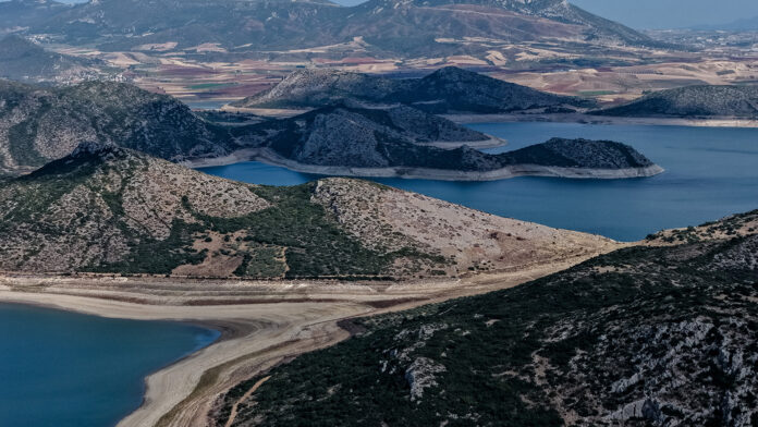 Επένδυση 2,5 δισ. ευρώ για την ασφάλεια της Αττικής από τη λειψυδρία – Νέες τιμές στα τιμολόγια της ΕΥΔΑΠ από το επόμενο έτος