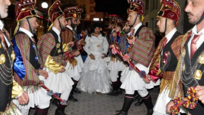 “Η παράδοση των Μωμόγερων στους κεντρικούς δρόμους του Ευόσμου”