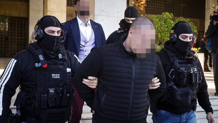 Τα τηλέφωνα που τους «έκαψαν» και το τρίτο πρόσωπο – Απολογούνται ο ανιψιός και ο επιχειρηματίας για το διπλό φονικό στη Φοινικούντα