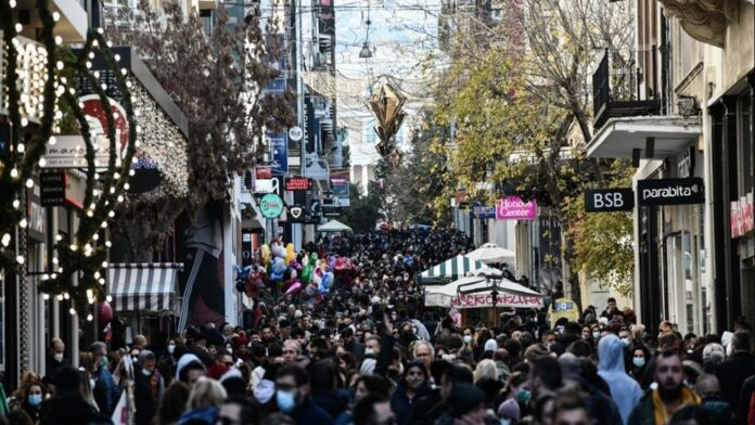 Ποιος είναι ο λόγος που οι Έλληνες αγαπούν τις εκπτώσεις;