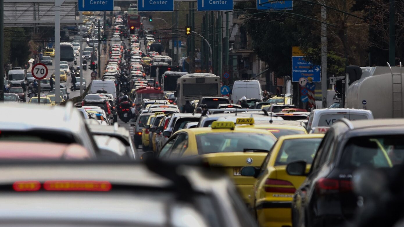Κυκλοφοριακό χάος κοστίζει χίλια ευρώ ετησίως σε κάθε οδηγό της Αθήνας