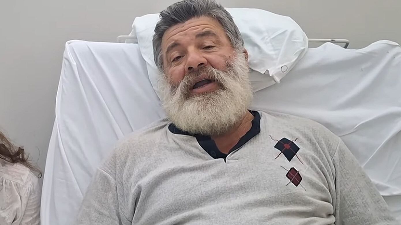 Στο σπίτι του αναρρώνει ο κτηνοτρόφος που συγκίνησε την Ελλάδα αποχαιρετώντας τα πρόβατα που θα σφαγιάζονταν