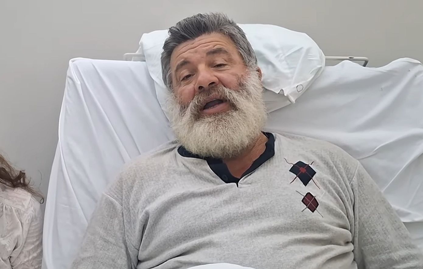 Στο σπίτι του αναρρώνει ο κτηνοτρόφος που συγκίνησε την Ελλάδα αποχαιρετώντας τα πρόβατα που θα σφαγιάζονταν