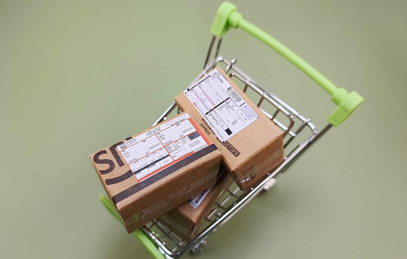 Ευρωπαϊκή Ένωση επιβάλλει τέλος 3 ευρώ σε μικρά δέματα e-commerce κάτω των 150 ευρώ